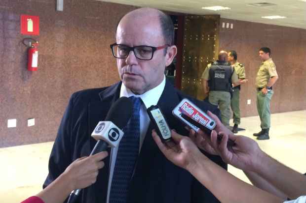 Ao chegar esta manhã, o promotor André Rabelo, disse que atribuir ao tenente Felix a prática de todos esses crimes é humanamente impossível. Foto: Wagner Oliveira/ DP/ DA Press/