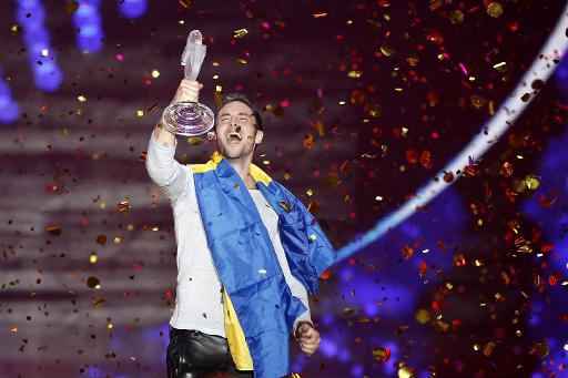 Cantor sueco comemora o prêmio do 60º Festival Eurovisão em Viena -
Foto: AFP Dieter Nagl/AFP Dieter Nagl Cantor sueco comemora o prêmio do 60º Festival Eurovisão em Viena -
Foto: AFP Dieter Nagl/AFP Dieter Nagl