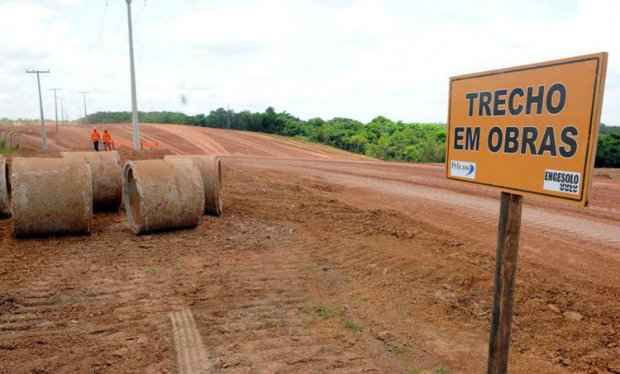 Obras da ferrovia Norte-Sul, que deverá ter alguns de seus trechos oferecidos a operadores privados no pacote de concessões. (Foto: Bruno Peres/CB/D.A Press)/
