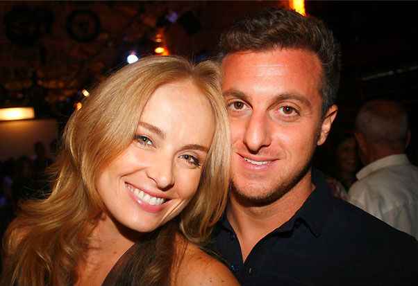 Angélica e Luciano Huck também estavam no avião. Foto: Twitter/Reprodução/ Angélica e Luciano Huck também estavam no avião. Foto: Twitter/Reprodução/