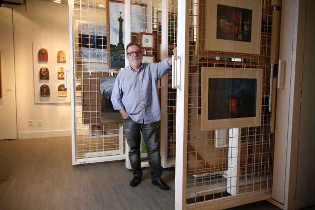 Galerista Fernando Neves. Foto: Paulo Paiva/DP/D.A.Press/ Galerista Fernando Neves. Foto: Paulo Paiva/DP/D.A.Press/