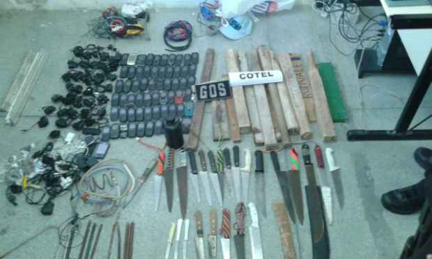 Facas e barrotes foram encontrados no Cotel. Foto: Seres/Divulgação/ Facas e barrotes foram encontrados no Cotel. Foto: Seres/Divulgação/