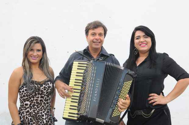 Banda atualmente formada pelas vocalistas Luciana Brandys (esquerda) e Cydia Lima (direita) surgiu na década de 1990, a partir do músico Gilson Neto. Foto: João Velozo/ESP. DP/D. A Press/ Banda atualmente formada pelas vocalistas Luciana Brandys (esquerda) e Cydia Lima (direita) surgiu na década de 1990, a partir do músico Gilson Neto. Foto: João Velozo/ESP. DP/D. A Press/