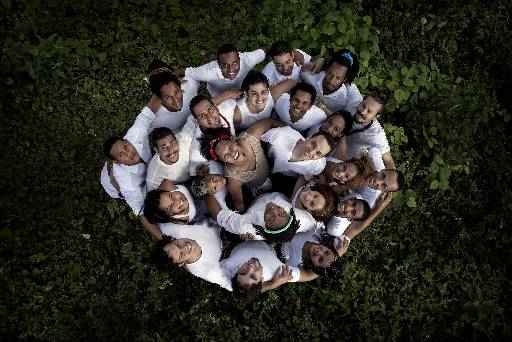 Orquestra dos Prazeres é formada por 23 percussionistas. Foto: Beto Figueiroa/ Divulgação