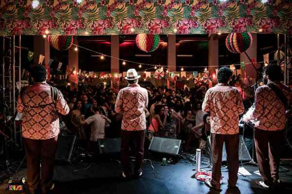 Conjunto Bole-Bole faz vers&otilde;es p&eacute;-de-serra para m&uacute;sicas dos anos 80. Fotos: Kelvin Andrade/ Divulga&ccedil;&atilde;o/