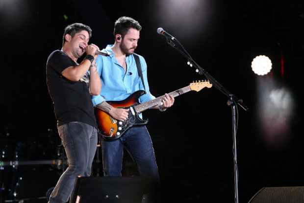 Dupla apresenta novo repertório em show, neste sábado (20), no Carvalheira na Fogueira, em Gravatá. Foto: Rubens Cerqueira/Divulgação