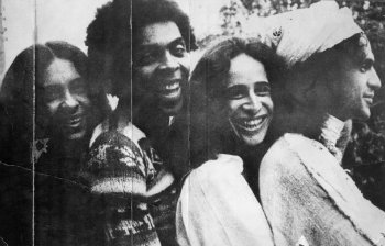 Com o Doce Bárbaros, na década de 1970, Gal Costa, Gilberto Gil, Maria Bethânia e Caetano Veloso comemoraram 10 anos de trajetória. Foto: Arquivo/CB/D.A Press