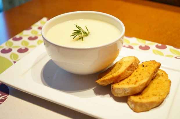 No Sane, as sopas integram cardápio saudável. Foto: Breno Pessoa/Divulgação