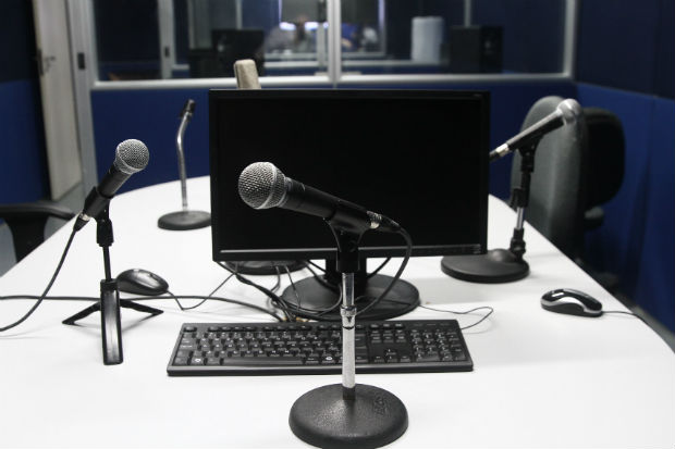 Desde dezembro de 2014, a Rádio Universitária FM tem Comitê Provisório de Conteúdo. Foto: Júlio Jacobina/DP/DA Press/ Desde dezembro de 2014, a Rádio Universitária FM tem Comitê Provisório de Conteúdo. Foto: Júlio Jacobina/DP/DA Press/