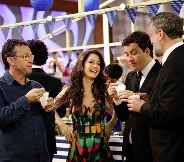 Ana Paula Padrão recebeu integrantes do CQC e o comentarista Neto em arraial montado na cozinha do Masterchef. Band/divulgação