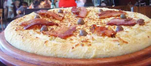 Armazém Guimarães vende todos os 40 sabores de pizza disponíveis do cardápio pelo preço da Muçarela (R$ 49). Foto: Divulgação