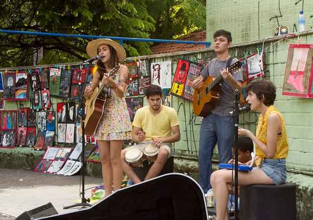 Luiza começou a estudar teoria musical aos 13 anos, por iniciativa própria. Foto: Bernardo Teshima/Divulgação