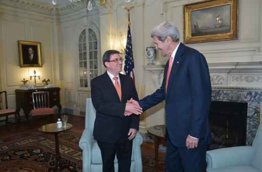 Kerry (d) recebe Rodríguez antes de uma reunião no Departamento de Estado. Foto: MANDEL NGAN/ AFP/ Kerry (d) recebe Rodríguez antes de uma reunião no Departamento de Estado. Foto: MANDEL NGAN/ AFP/