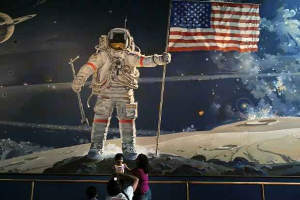 Imagem do astronauta Neil Armstrong no Museu Nacional do Ar e Espaço, em Washington, em 31 de agosto de 2012. Foto: Alex Wong/Getty Images North America/AFP/Arquivos/ Imagem do astronauta Neil Armstrong no Museu Nacional do Ar e Espaço, em Washington, em 31 de agosto de 2012. Foto: Alex Wong/Getty Images North America/AFP/Arquivos/
