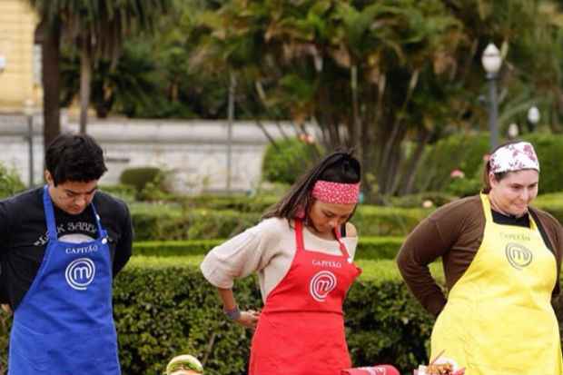 Fernando, Sabrina e Izabel lideraram os times na prova dos food trucks. Equipe amarela se deu melhor. Crédito: Band/Divulgação
