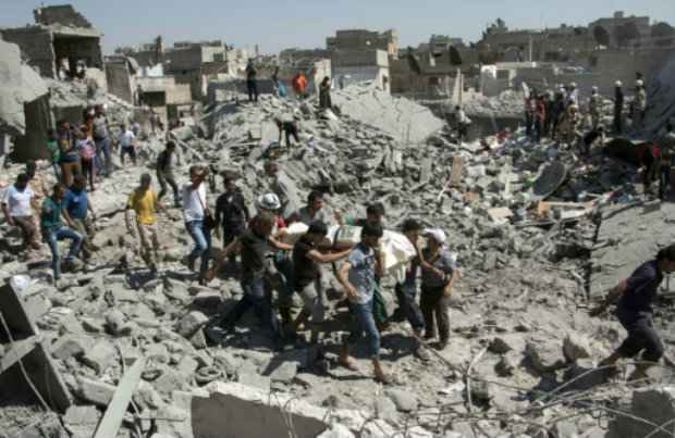 Destruição causada por um míssil no centro histórico de Aleppo. (Foto: Karam al Masri/AFP Photo)/