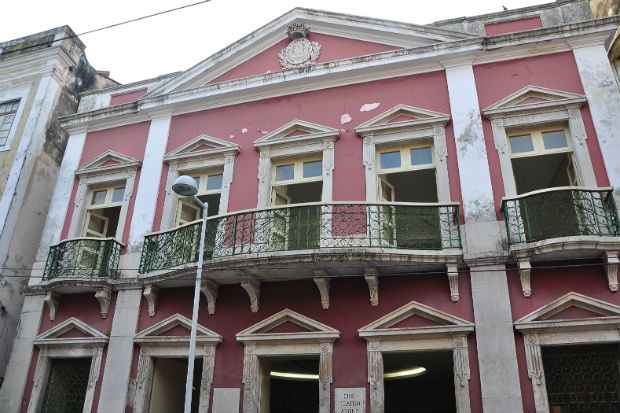 Embora o Santa Isabel tenha mais prestígio, o teatro mais antigo do Recife é o Apolo. Foto: Ricardo Fernandes/DP/DA Press