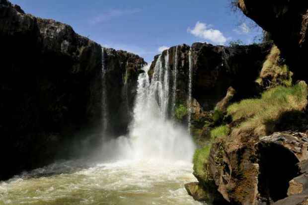 A Cachoeira da Prata, no Rio Farinha: alugue um carro para chegar até lá. Foto: Antônio Cunha/CB/DA Press