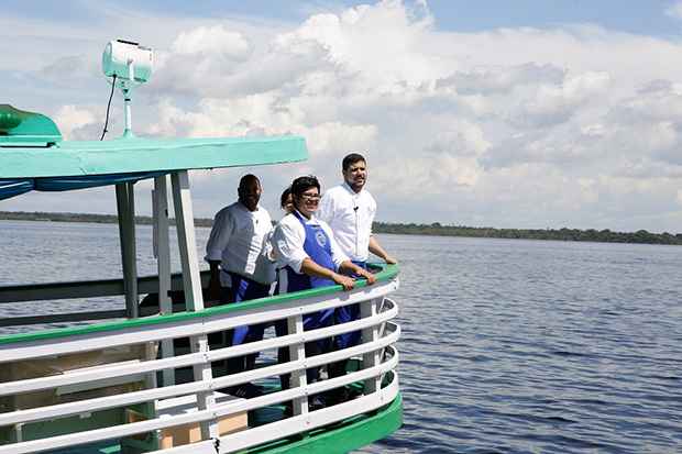 Participantes cozinharam em embarcação em pleno Rio Negro. Foto: Band/Divulgação