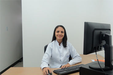 Doutora em Saúde Pública e professora na UFPB, Bianca é taxativa: "A saúde bucal não era e para muitos continua não sendo uma prioridade"