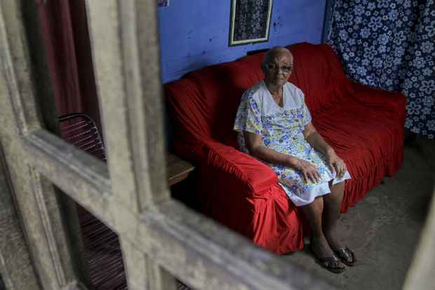 Mãe Luiza é a ialorixá ou mãe de santo do terreiro tombado pelo Iphan. Foto: Guilherme Veríssimo/DP/DA Press