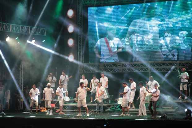 Monobloco completa 15 anos e mescla batidas do samba a músicas da MPB. Foto: Roberto RamosDP/D.A Press/ Monobloco completa 15 anos e mescla batidas do samba a músicas da MPB. Foto: Roberto RamosDP/D.A Press/