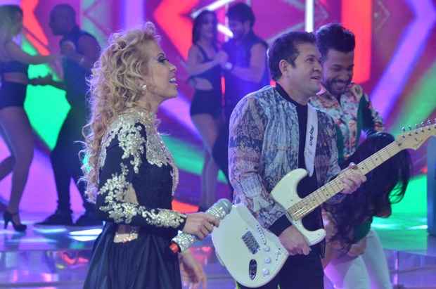 A dupla gravou o Programa da Sabrina, que vai ao ar no sábado (29). Foto: TV Clube/Record/Divulgação