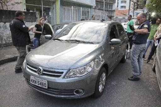 Popula&ccedil;&atilde;o ficou assustada ap&oacute;s crime praticado no bairro, na semana passada, por volta das 12h. Fotos: Guilherme Verissimo/Esp DP/D.A. Press/