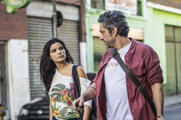 Vaness Gi&aacute;como e Alexandre Nero em cena de A Regra do Jogo. Foto: GShow/Divulga&ccedil;&atilde;o/