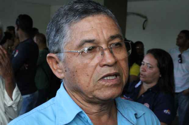 "Tenho uma religião que me ajuda muito nesta hora, porque sou espírita. Por outro lado, meu filho sendo policial sempre estávamos esperando alguma coisa ruim." João Batista da Silva, 68 anos, pai do policial morto pelo colega/NandoChiappetta/DP/D.A Press "Tenho uma religião que me ajuda muito nesta hora, porque sou espírita. Por outro lado, meu filho sendo policial sempre estávamos esperando alguma coisa ruim." João Batista da Silva, 68 anos, pai do policial morto pelo colega/NandoChiappetta/DP/D.A Press