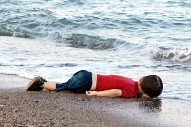 Imagem do menino afogado que correu o mundo. Foto: Agência Dogan/AFP/ Imagem do menino afogado que correu o mundo. Foto: Agência Dogan/AFP/