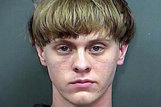 Dylann Roof, de 21 anos, que matou nove pessoas negras no final de junho em uma igreja de Charleston (sudeste dos Estados Unidos), foi acusado por crimes racistas pelas autoridades federais. Foto: Charleston County Sheriff/AFP/Arquivos Handout/ Dylann Roof, de 21 anos, que matou nove pessoas negras no final de junho em uma igreja de Charleston (sudeste dos Estados Unidos), foi acusado por crimes racistas pelas autoridades federais. Foto: Charleston County Sheriff/AFP/Arquivos Handout/
