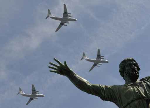 Aviões sobrevoam a Praça Vermelha, em Moscou. Foto:Yuri Kadobnov/ Arquivo/ AFP/ Aviões sobrevoam a Praça Vermelha, em Moscou. Foto:Yuri Kadobnov/ Arquivo/ AFP/