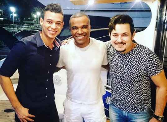 Dupla se entrou com o cantor Alexandre Pires na cidade de Itapema, em Santa Catarina. Foto: Instagram/Reprodução