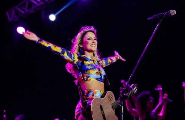 A cantora Claudia Leitte gravou o DVD Axé Music na Arena Pernambuco. Foto: Som Livre/Divulgação