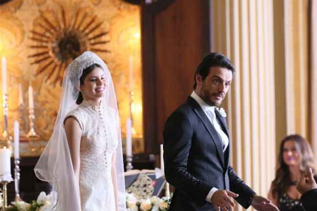 Final alternativo mostraria casamento de Angel e Alex após suicídio de Carolina. Foto: TV Globo/Divulgação/ Final alternativo mostraria casamento de Angel e Alex após suicídio de Carolina. Foto: TV Globo/Divulgação/