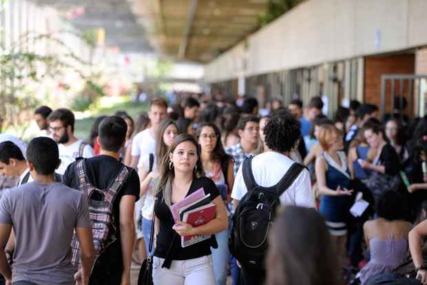 Brasileiras recebam salários em média 30% menores do que os dos homens e correspondem a maior parcela de desempregados do país. Foto: Edilson Rodrigues/Agência Senado