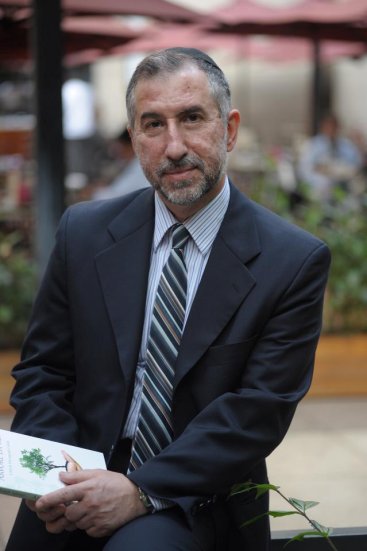 Saltoun &eacute; um Mestre de Kabbalah, escritor, pesquisador, palestrante, comentarista e estudioso. Foto: Divulga&ccedil;&atilde;o/