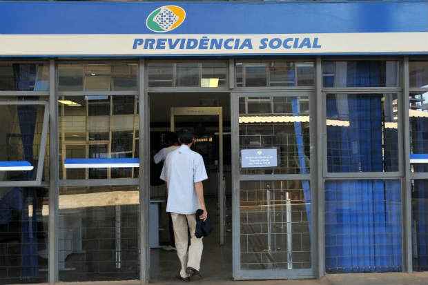 O governo ainda estuda restringir o acesso a benefícios assistenciais, pagos para quem não contribuiu ao INSS, e endurecer regras de concessão de aposentadoria . Foto: Marcelo Ferreira/CB/D.A Press/