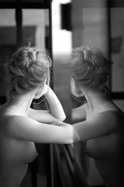 Defensora da nudez como expressão artística, a fotógrafa Raquel Pellicano aponta incoerência do imaginário brasileiro sobre o assunto Foto: Raquel Pellicano/Divulgação