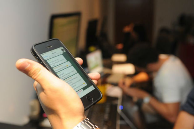 Pesquisa Nacional do Varejo Online, feita em parceria com o E-commerce Brasil, 39% das empresas de pequeno porte que atuam no com&eacute;rcio eletr&ocirc;nico usam o whatsapp. Foto: Minervino Junior/CB/D.A Press./