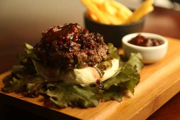 "Comecei, então, a estudar receitas e molhos. Combinações de queijos, pimentas, pães", conta o chef. Foto: Hesíodo Goes/Esp. DP/D.A Press