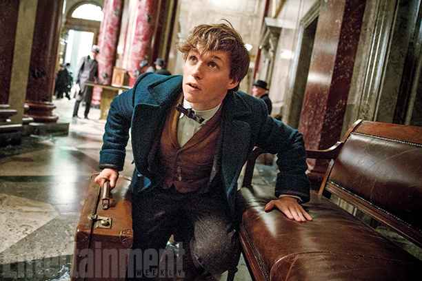 Eddie Redmayne vive o protagonista Newt Scamander. Foto: Entertainment Weekly/Reprodu&ccedil;&atilde;o/