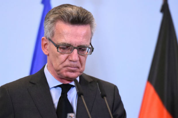 Thomas de Maiziere, ministro alemão do Interior, disse que a polícia encontrou "um endereço em Paris" entre os pertences do suspeito detido em Rosenheim. Foto: AFP TOBIAS SCHWARZ/