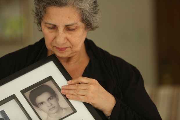 Amparo Araújo tem uma história de vida cercada de perdas de amigos e parentes. Foto: Hesiodo Goes/DP/D.A. Press/