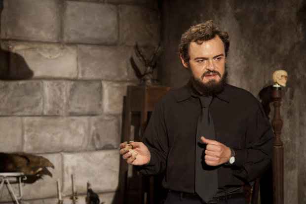 G&ecirc;nese do personagem &eacute; explorada em epis&oacute;dio desta sexta. Foto: Space/Divulga&ccedil;&atilde;o/