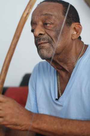 Naná diz que a identificação com o berimbau foi um dos pontos decisivos. Foto: Rafael Martins/DP/DA Press