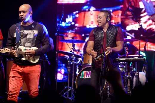 Grupo Molejo, que cancelou show na pr&eacute;via por problemas com v&ocirc;o, cumpre agenda em 2016. Foto: Reprodu&ccedil;&atilde;o/Facebook/