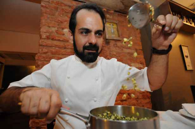 O chef paraibano Onildo Rocha usa feijão-verde em menu especial que preparou em restaurante belo-horizontino em outubro passado (Marcos Vieira/EM/D.A Press)/ O chef paraibano Onildo Rocha usa feijão-verde em menu especial que preparou em restaurante belo-horizontino em outubro passado (Marcos Vieira/EM/D.A Press)/