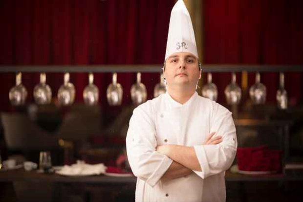 O chef Serginho Jucá, do restaurante Sur, em Maceió, aposta em ingredientes do cotidiano e diz que